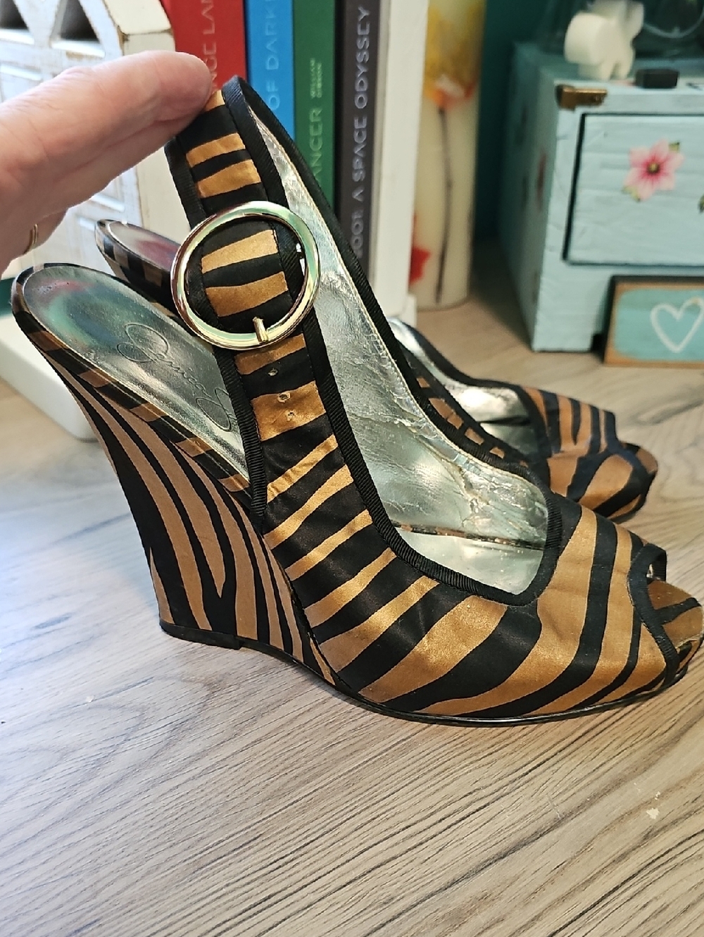 Jessica Simpson Women's Black and Gold Zebra Print Wedge Heels Size 8.5